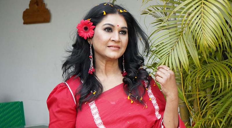 জনপ্রিয় কণ্ঠশিল্পী সামিনা চৌধুরীর জন্মদিন আজ