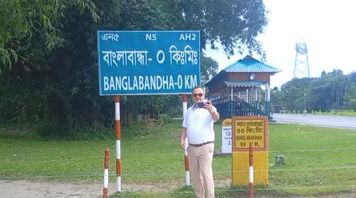 বাংলাবান্ধা স্থলবন্দর পরিদর্শন করেছেন মার্কিন রাষ্ট্রদূত