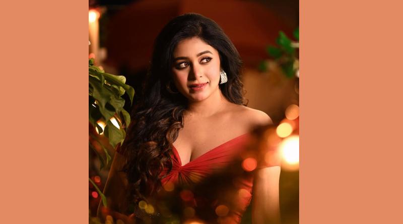 কেউ হয়রানির চেষ্টা করলে, তাকে নগ্ন করে রাস্তায় দাঁড় করাব: ঋতাভরী
