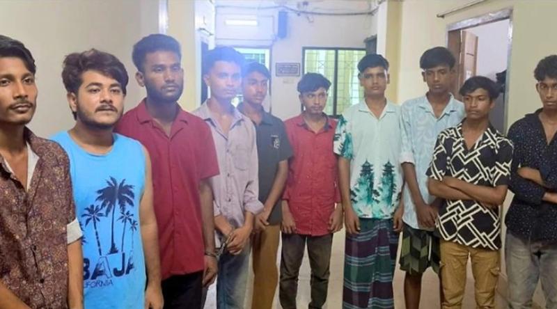 থানার হাজতে ১০ আসামির ‘জয় বাংলা’ স্লোগান, এসআই ও কনস্টেবল প্রত্যাহার