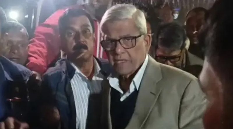 সাবেক মন্ত্রী রমেশ চন্দ্র সেনকে শেষ শ্রদ্ধা জানাতে তার বাসায় মির্জা ফখরুল