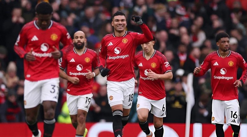 রোমেরোর লাল কার্ডে ভেঙ্গে গেল টটেনহ্যামের মনোবল, জয় পেল ম্যানইউ