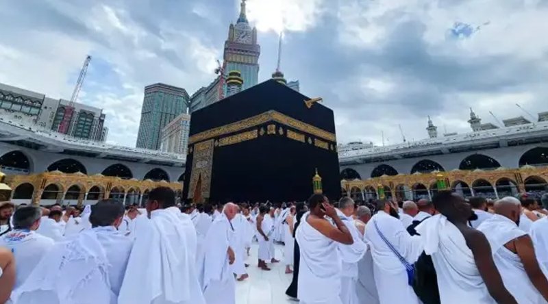 আজ থেকে হজের ভিসা দিচ্ছে সৌদি আরব