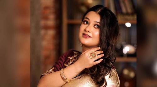 সময়ের সঙ্গে কমেছে বন্ধুর সংখ্যা, মন খারাপ করা পোস্ট অনামিকার