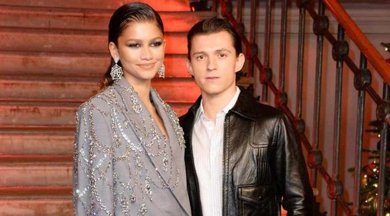 বাবা হচ্ছেন ‘স্পাইডারম্যান’, অন্তঃসত্ত্বা বান্ধবী জেন্ডায়া!