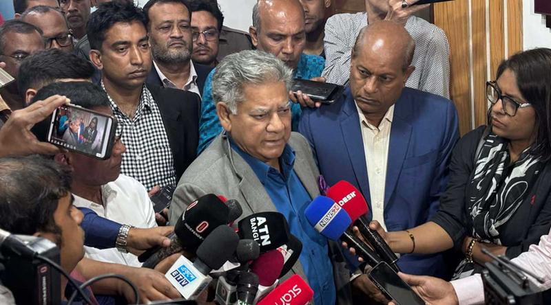 বন্দরে ধর্মঘটের ইস্যুতে সরকার হার্ডলাইনে যাওয়ার সিদ্ধান্ত নিয়েছে