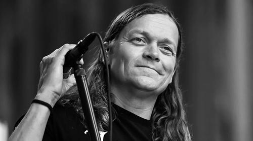 জনপ্রিয় কণ্ঠশিল্পী ব্র্যাড আর্নল্ড আর নেই