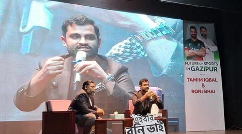 গাজীপুরে বিএনপি প্রার্থীর নির্বাচনী প্রচারণায় তামিম ইকবাল