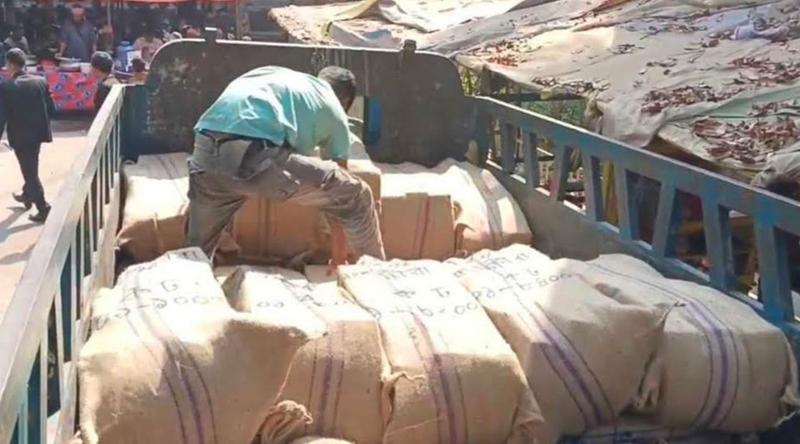 সাতক্ষীরায় পৌঁছেছে ব্যালট পেপার