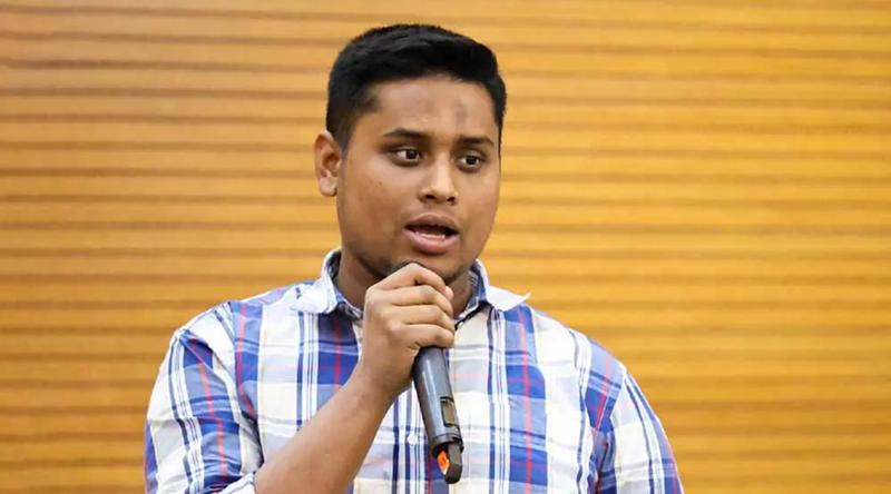 কেন্দ্রে মোবাইল নিষিদ্ধে ভোট ইঞ্জিনিয়ারিং-জালিয়াতির আশঙ্কা হাসনাত আব্দুল্লাহর