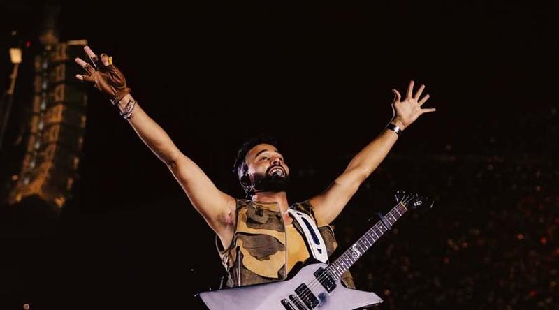 রাস্তায় রাত কাটানো এপি ধিলন এখন ৮৩ কোটি রুপির মালিক