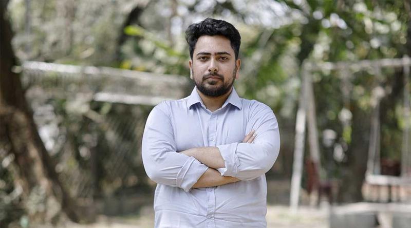 সন্ধ্যার মধ্যে সিদ্ধান্ত বাতিল না করলে ইসি ঘেরাওয়ের হুঁশিয়ারি নাহিদের