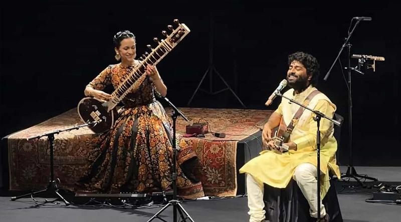 প্লেব্যাক ছাড়ার ঘোষণার পর প্রথমবার মঞ্চে অরিজিৎ সিং!