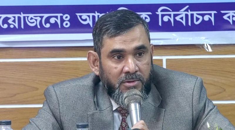 ভোটকেন্দ্রে সাংবাদিক ও পর্যবেক্ষকদের মোবাইল নিতে বাধা নেই: ইসি সানাউল্লাহ