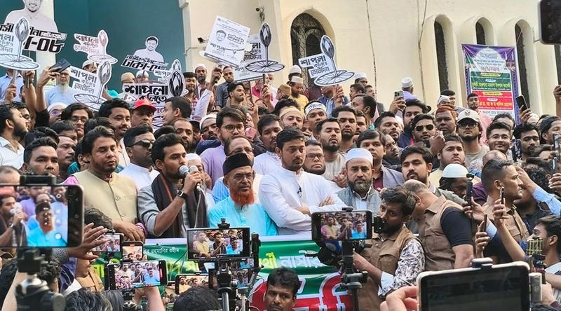 ভোটের দিন ফজর থেকে মাগরিব পর্যন্ত কেন্দ্রে থাকতে হবে: আসিফ মাহমুদ