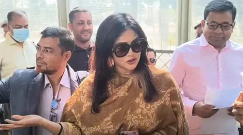 নৌকার মনোনয়ন কেনা নায়িকা এবার ধানের শীষের পক্ষে ভোট চাইছেন