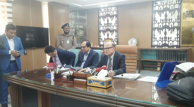 ২২ লাখ টন খাদ্য মজুদ আছে : খাদ্য উপদেষ্টা