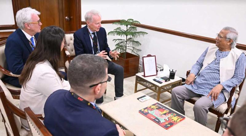 প্রধান উপদেষ্টার সঙ্গে আইআরআই-এর নির্বাচন পর্যবেক্ষক দলের সাক্ষাৎ