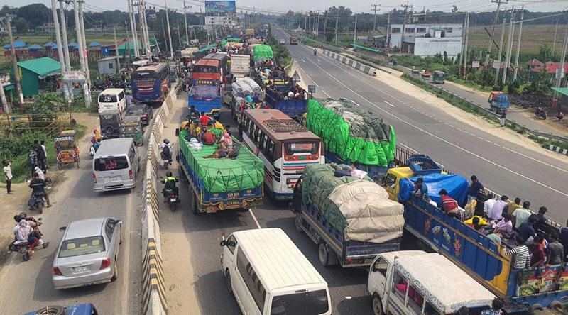 ঢাকা-টাঙ্গাইল মহাসড়কে ৭ কিলোমিটার দীর্ঘ যানজট