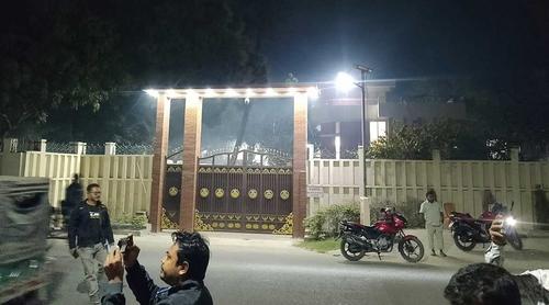 গোপালগঞ্জে ডিসির বাসভবনের সামনে ককটেল বিস্ফোরণ