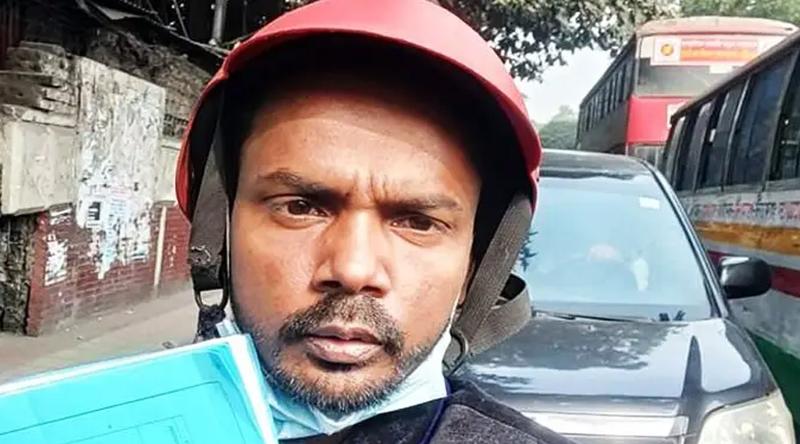 গ্রেপ্তারি পরোয়ানা মাথায় নিয়ে ভোট দিতে যাবেন হিরো আলম