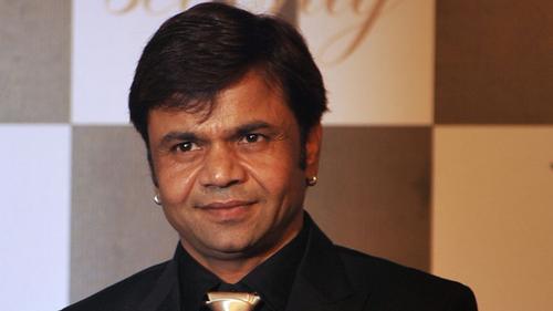 এবার রাজপালের পাশে অজয়-সালমান