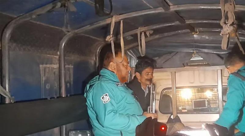 চট্টগ্রামে বিদেশি পিস্তলসহ রোহিঙ্গা নাগরিক আটক