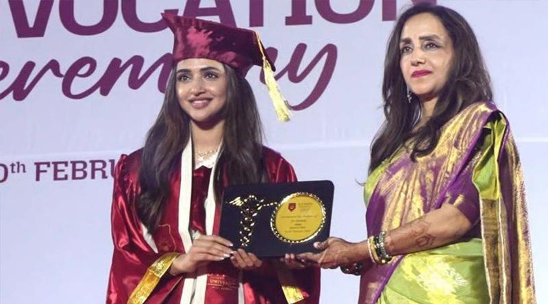 ‘পুষ্পা ২’-র অভিনেত্রী শ্রীলীলার মুকুটে নয়া পালক, সম্পূর্ণ করলেন ডাক্তারির পড়াশোনা