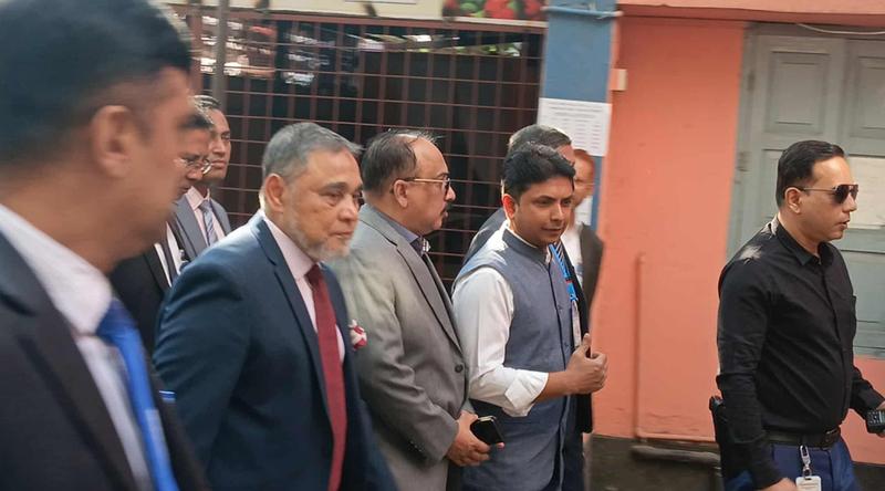 ভোট দিতে এলেন প্রধান নির্বাচন কমিশনার