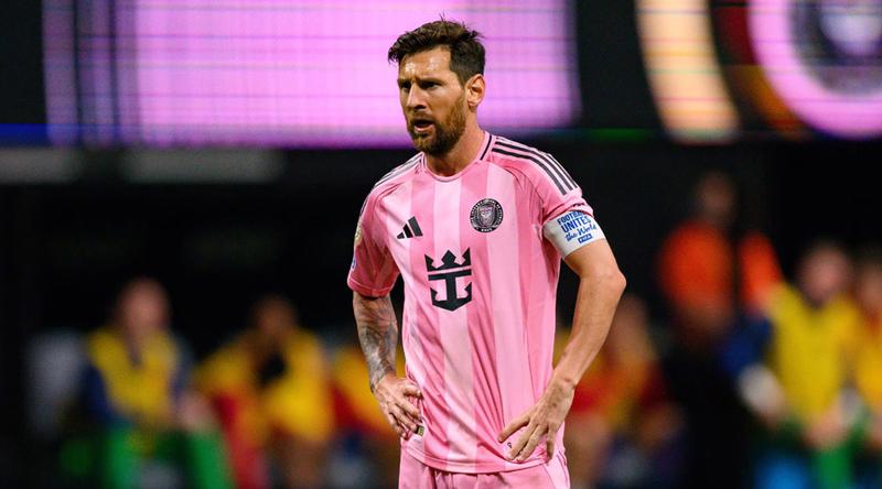 মৌসুম শুরুর আগমুহূর্তে চোটে পড়লেন মেসি