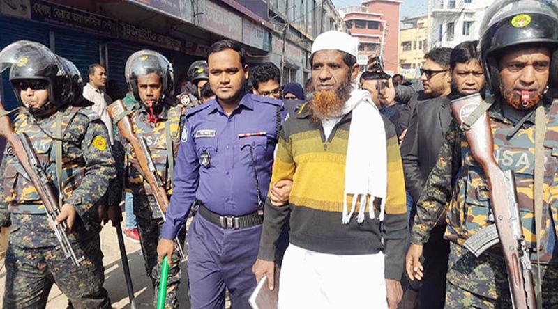 ভোটকেন্দ্রের সামনে থেকে নগদ টাকাসহ জামায়াত নেতা আটক