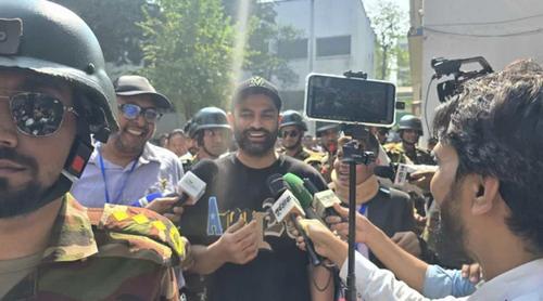 জীবনে প্রথম ভোট দিয়ে আনন্দিত তামিম ইকবাল