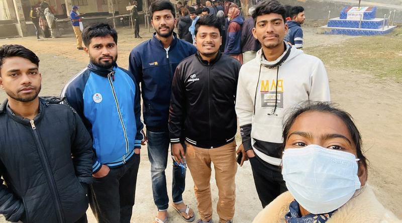 ভোট দিলেন আশরাফুল-মারুফারা