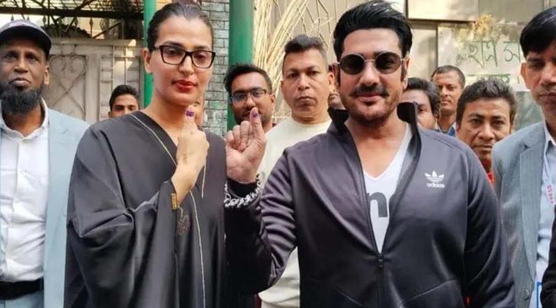 বর্ষাকে নিয়ে ভোট দিয়ে কী বললেন অনন্ত জলিল?