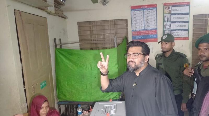 ১৭ বছর পর মানুষ শান্তিপূর্ণভাবে ভোট দিচ্ছে: হুমাম কাদের