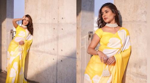 বসন্তের উষ্ণতায় হলুদ শাড়িতে মেহজাবীন