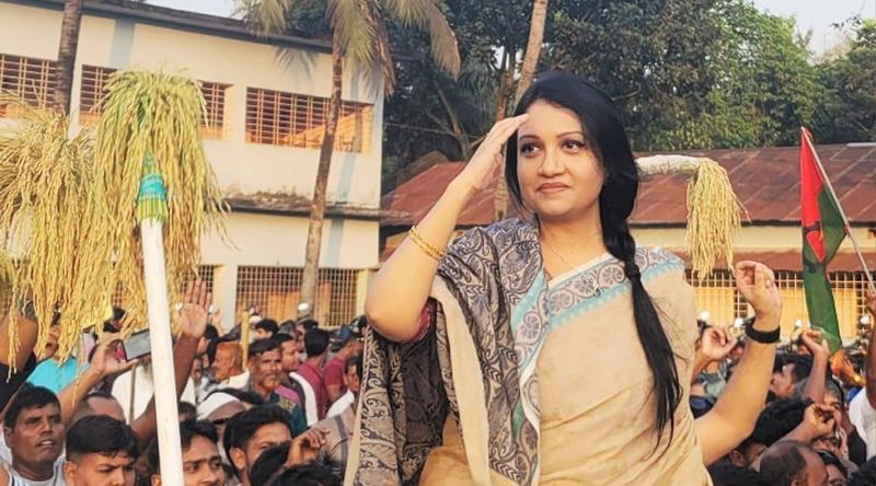 সর্বকনিষ্ঠ নারী সংসদ সদস্য ফারজানা শারমিন পুতুল