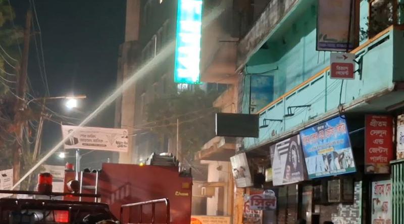 চাঁদপুরে আওয়ামী লীগ কার্যালয়ে আগুন, এলাকায় উত্তেজনা