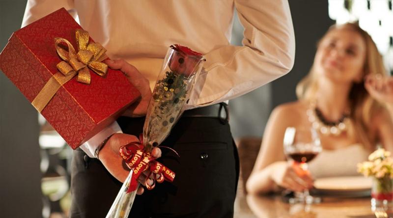 ভ্যালেন্টাইনস ডে কী, কীভাবে উদযাপন শুরু হয়েছিল?