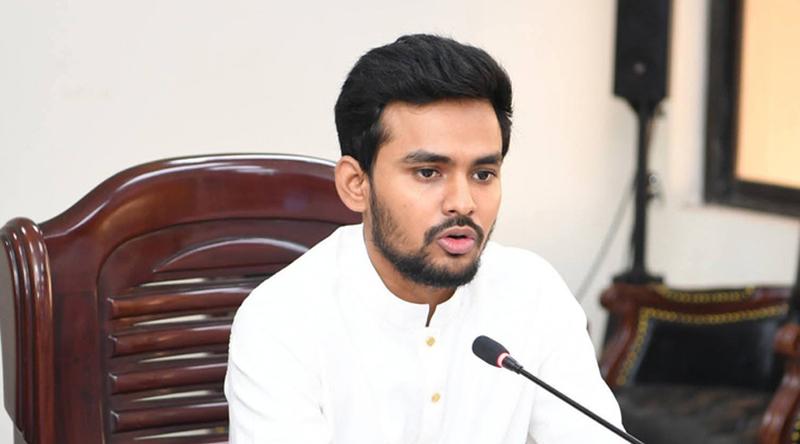 নির্বাচনে পরাজিত হয়ে মনে মনে ক্রীড়ামন্ত্রী হয়ে বসে থাকা একজনের মাথা নষ্ট হয়ে গেছে: আসিফ মাহমুদ