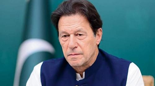 ইমরান খানের সুচিকিৎসার দাবি, পিটিআই সমর্থকদের পার্লামেন্টের সামনে অবস্থান