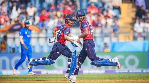 সামাজিক মাধ্যমে থেকে খেলোয়াড়দের দূরে থাকার পরামর্শ নেপাল কোচের