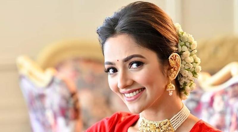 বাংলাদেশে কাজের অভিজ্ঞতা শেয়ার করলেন অভিনেত্রী সুস্মিতা চট্টোপাধ্যায়