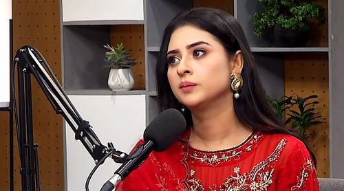 সন্তানের কথা ভেবে ক্যামেরার সামনেই কান্নায় ভেঙে পড়লেন বুবলী