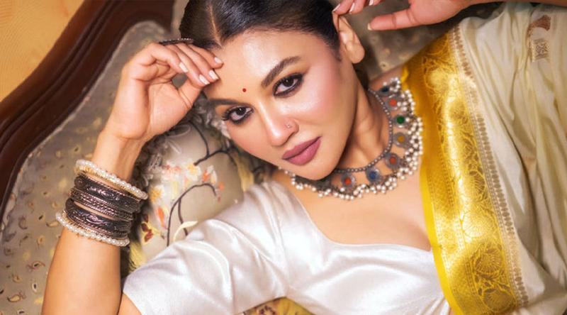 বয়স বাড়ার সঙ্গে আরও ‘অ্যাডভেঞ্চারাস’ হচ্ছেন জয়া আহসান