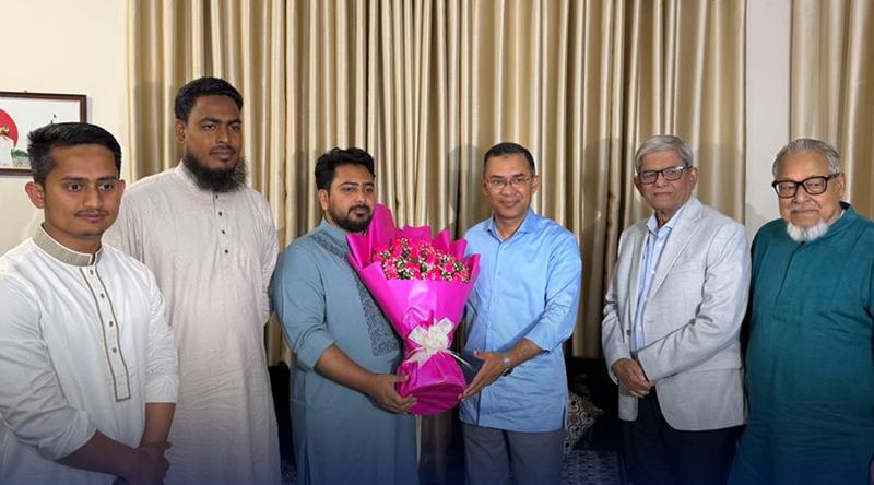 নাহিদ ইসলামের বাসায় পৌঁছেছেন তারেক রহমান