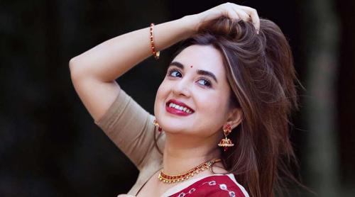 ৪ ঘণ্টার অস্ত্রোপচারে তানিয়া বৃষ্টির ব্রেন টিউমার অপসারণ, কাটেনি শঙ্কা