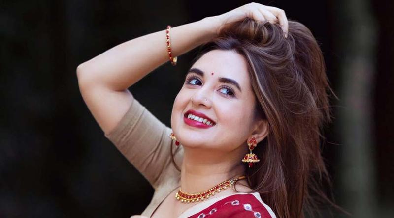 ৪ ঘণ্টার অস্ত্রোপচারে তানিয়া বৃষ্টির ব্রেন টিউমার অপসারণ, কাটেনি শঙ্কা