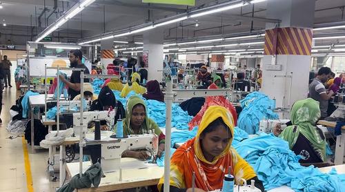 ইউরোপের বাজারে দেশের পোশাকের দাম কমেছে প্রায় ৪ শতাংশ