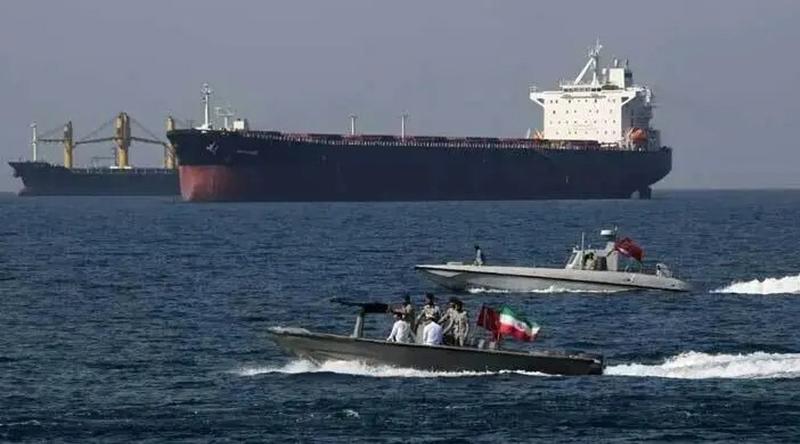 হরমুজ প্রণালীতে সামরিক মহড়া শুরু করেছে ইরান